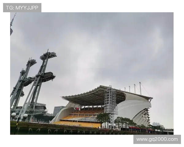 亚运会特别报道：广州足球队如何在挑战中实现历史性突破与辉煌成就